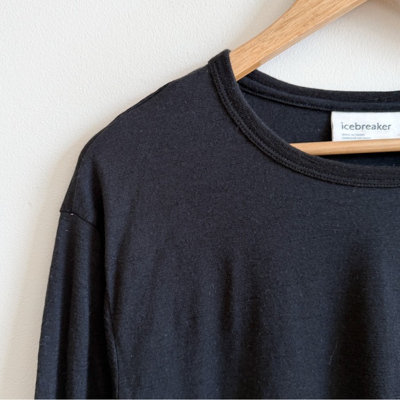 ICEBREAKER • Merino 150 Tech Lite Long Sleeve T-Shirt in Black - Picture 5 of 13